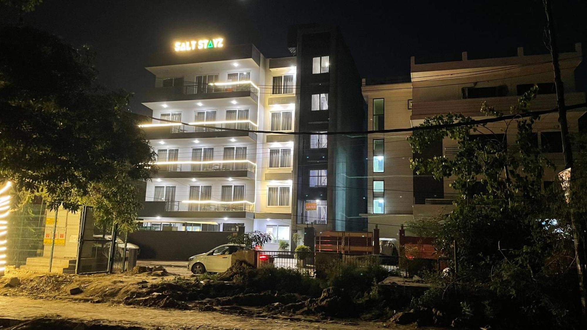 Saltstayz Studio Apartment - Near Artemis & Medanta Hospital Gurgaon Exterior foto